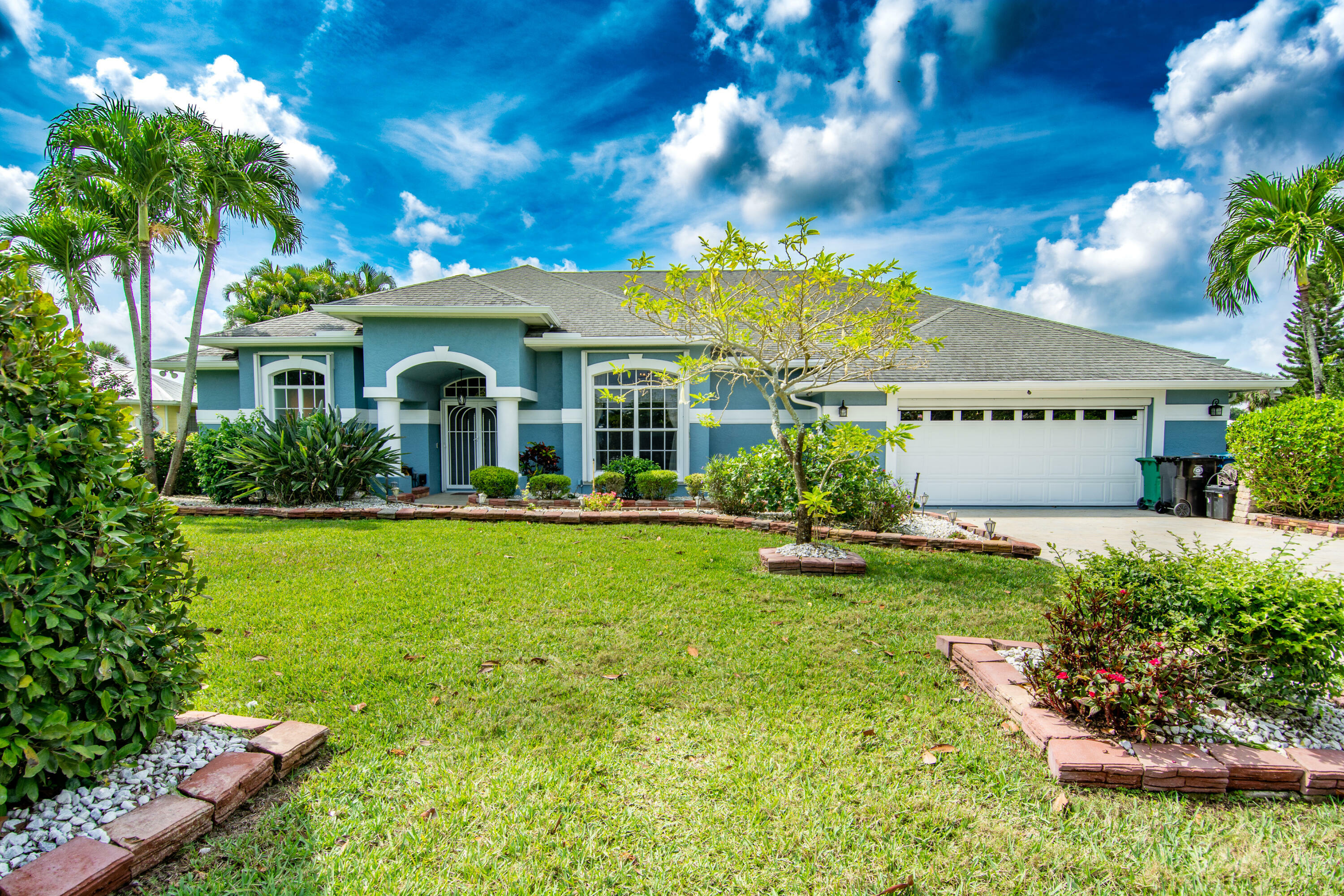 Property Photo:  2608 SW River Shore Drive  FL 34984 