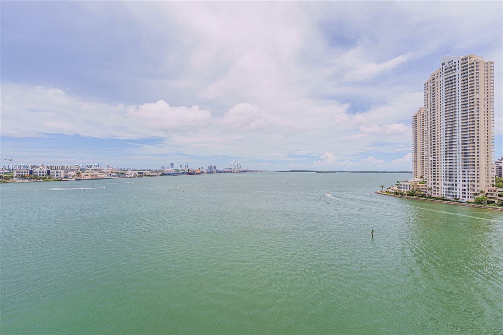 Property Photo:  335 S Biscayne Blvd 1009  FL 33131 