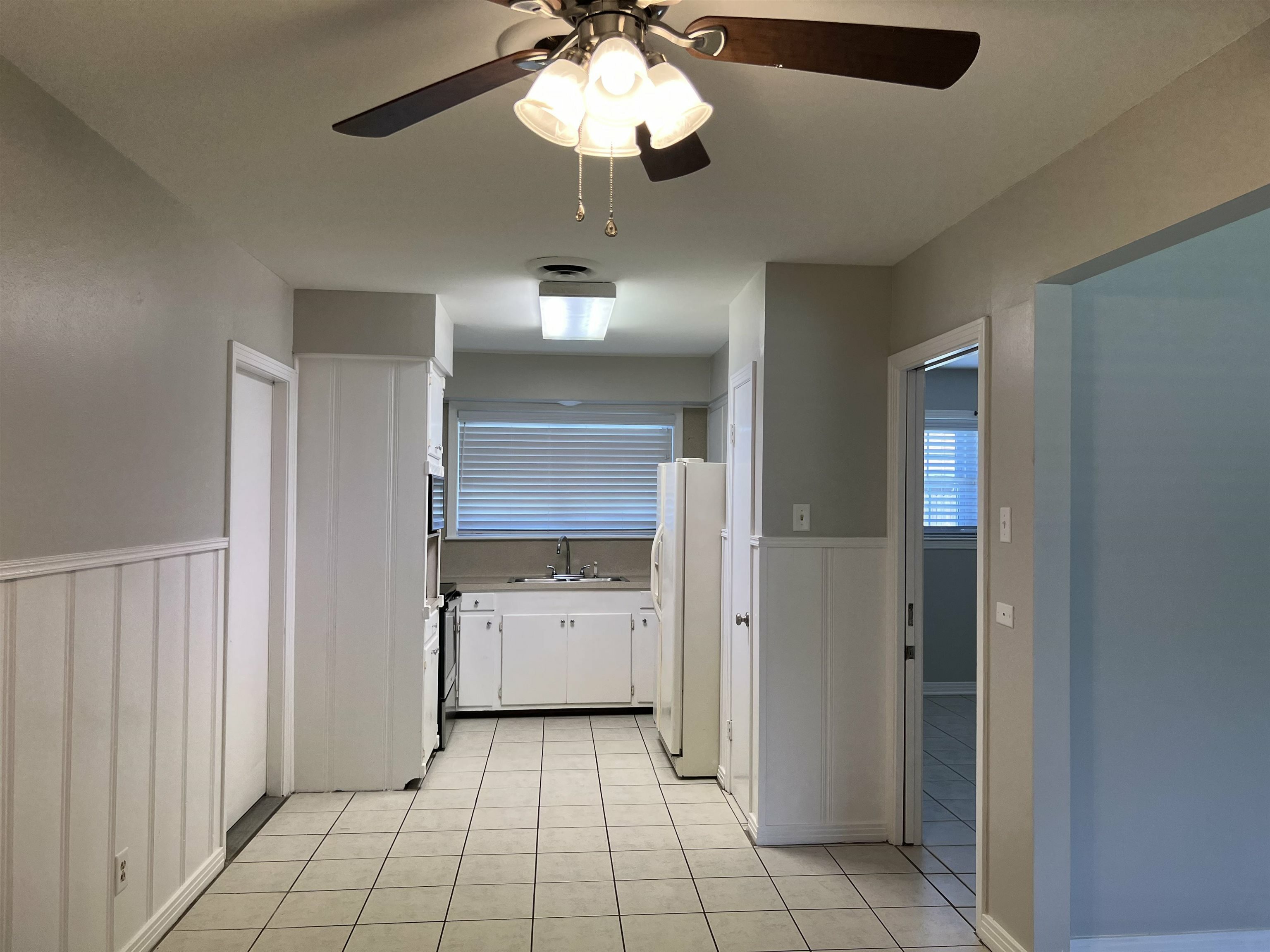 Property Photo:  512 S 7th St  TX 77627 