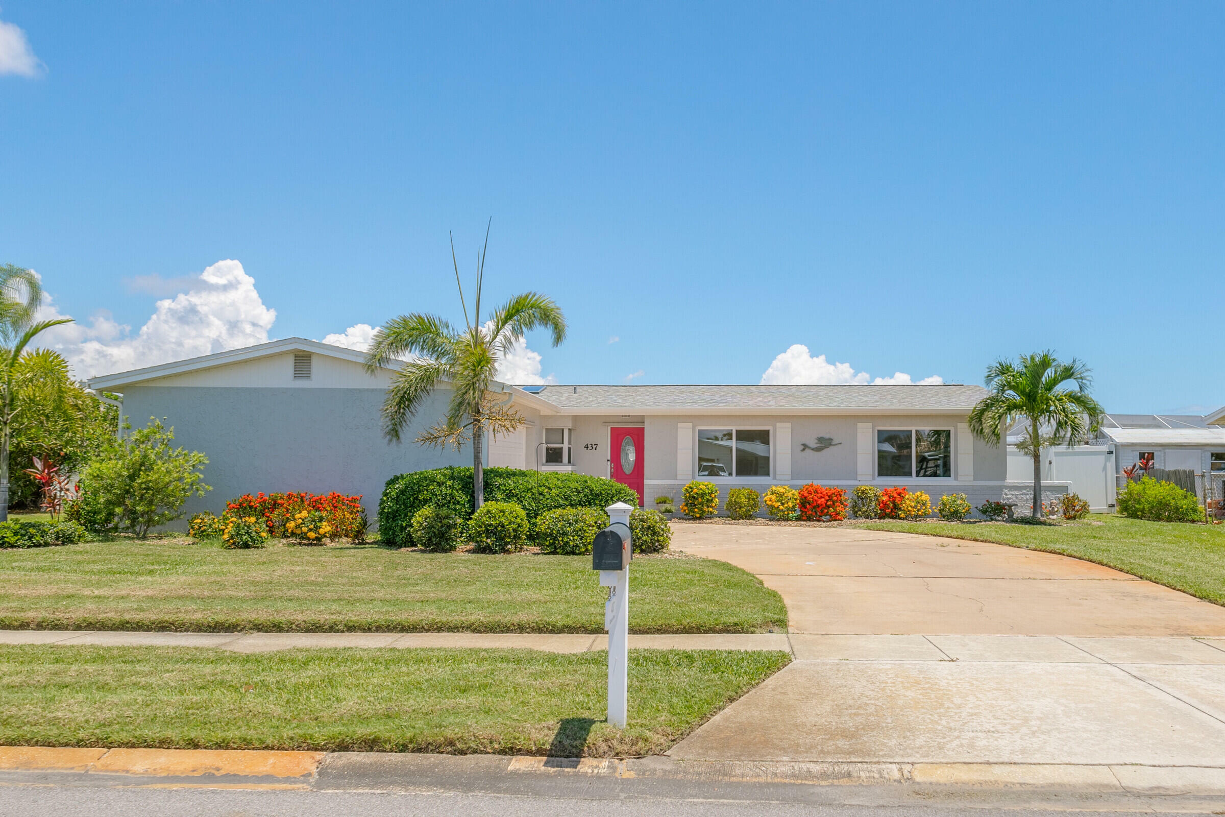 Property Photo:  437 Skylark Boulevard  FL 32937 