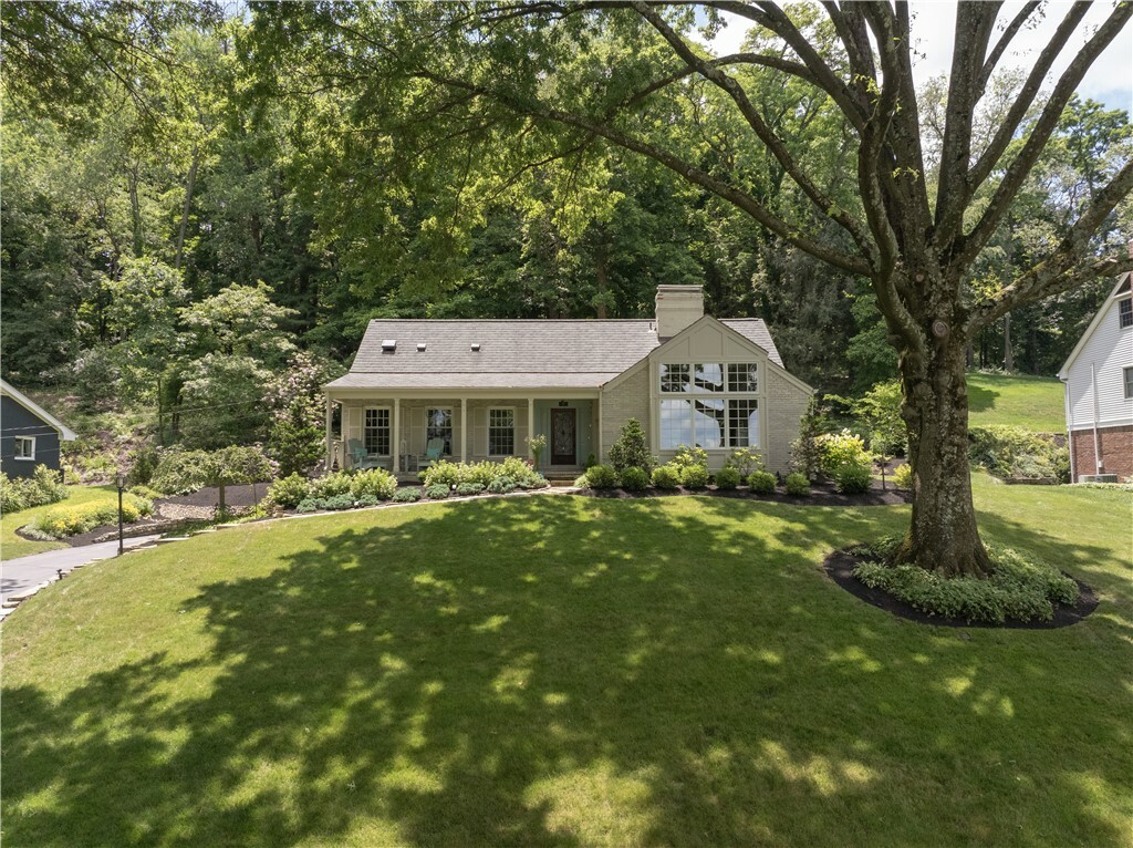 Property Photo:  185 Warwick Drive  PA 15241 