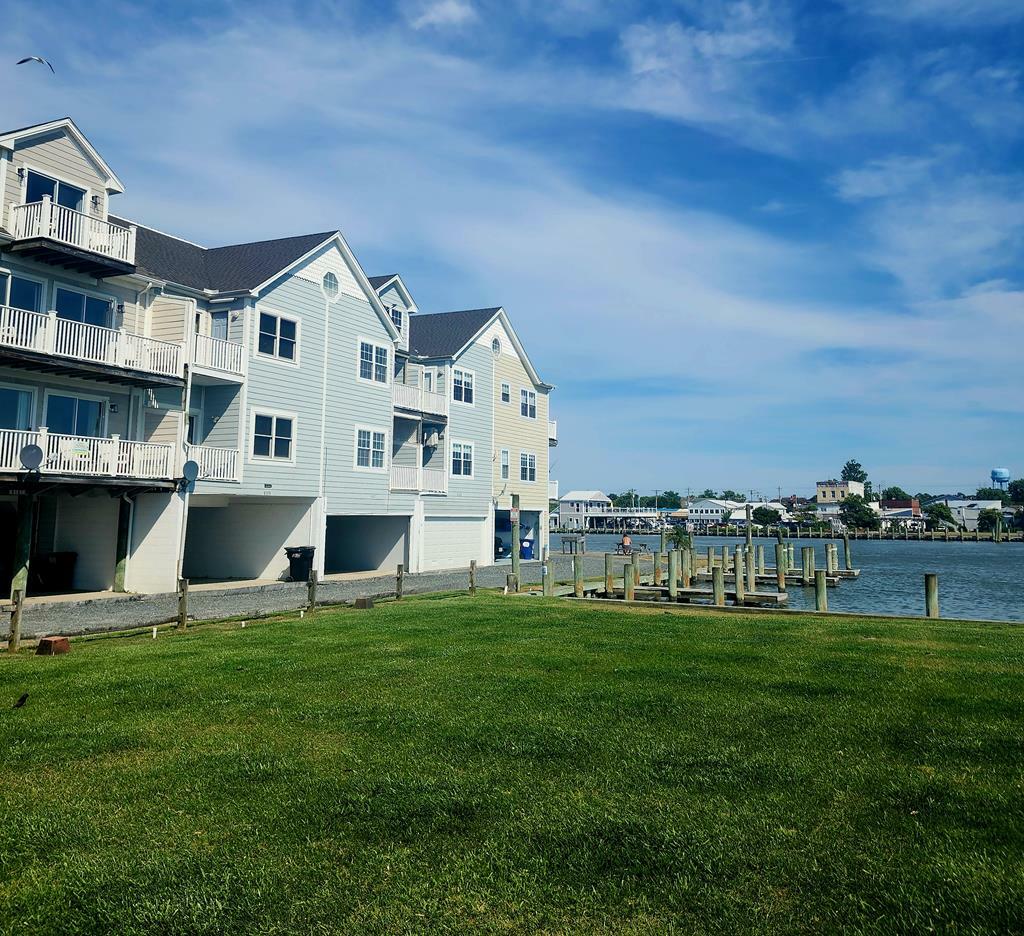 Property Photo:  6155 Marsh Island Dr  VA 23336 