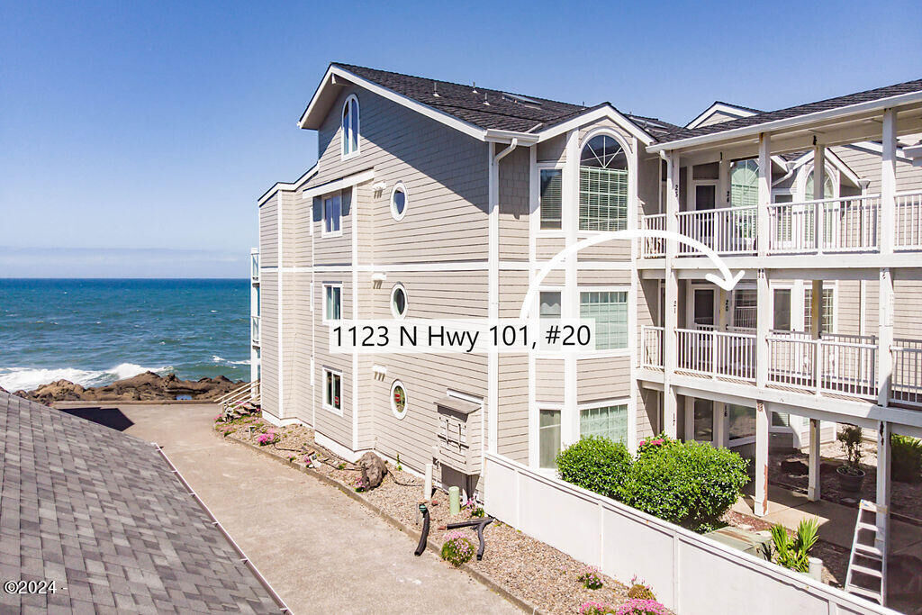 Property Photo: 1123 N Hwy 101 20 OR 97341