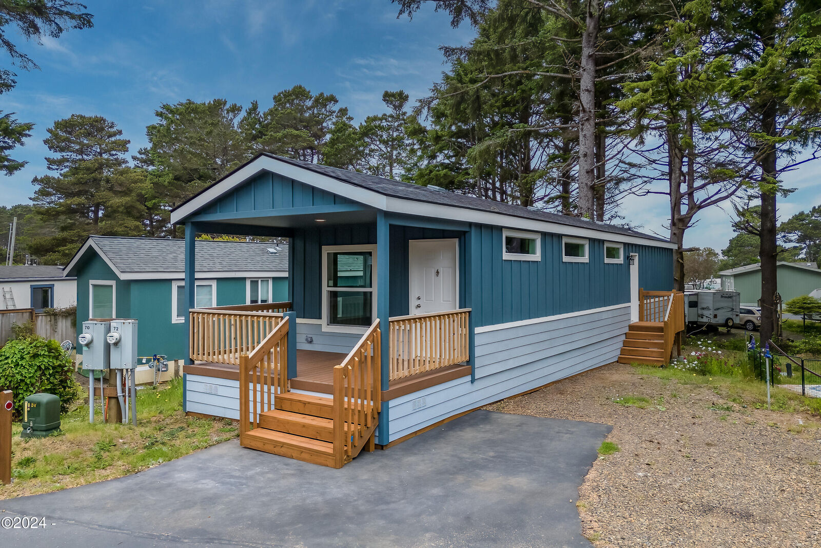 Property Photo: 4875 N Hwy 101 72 OR 97341