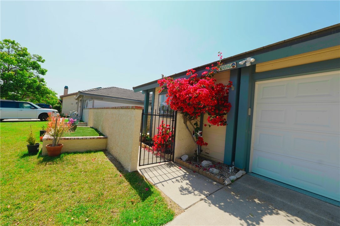 Property Photo:  13096 E Mesa Verde Drive  CA 93021 