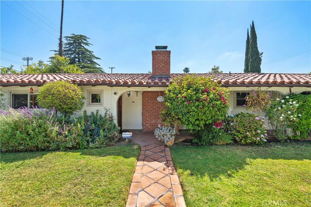 Property Photo:  5954 Nagle Avenue  CA 91401 