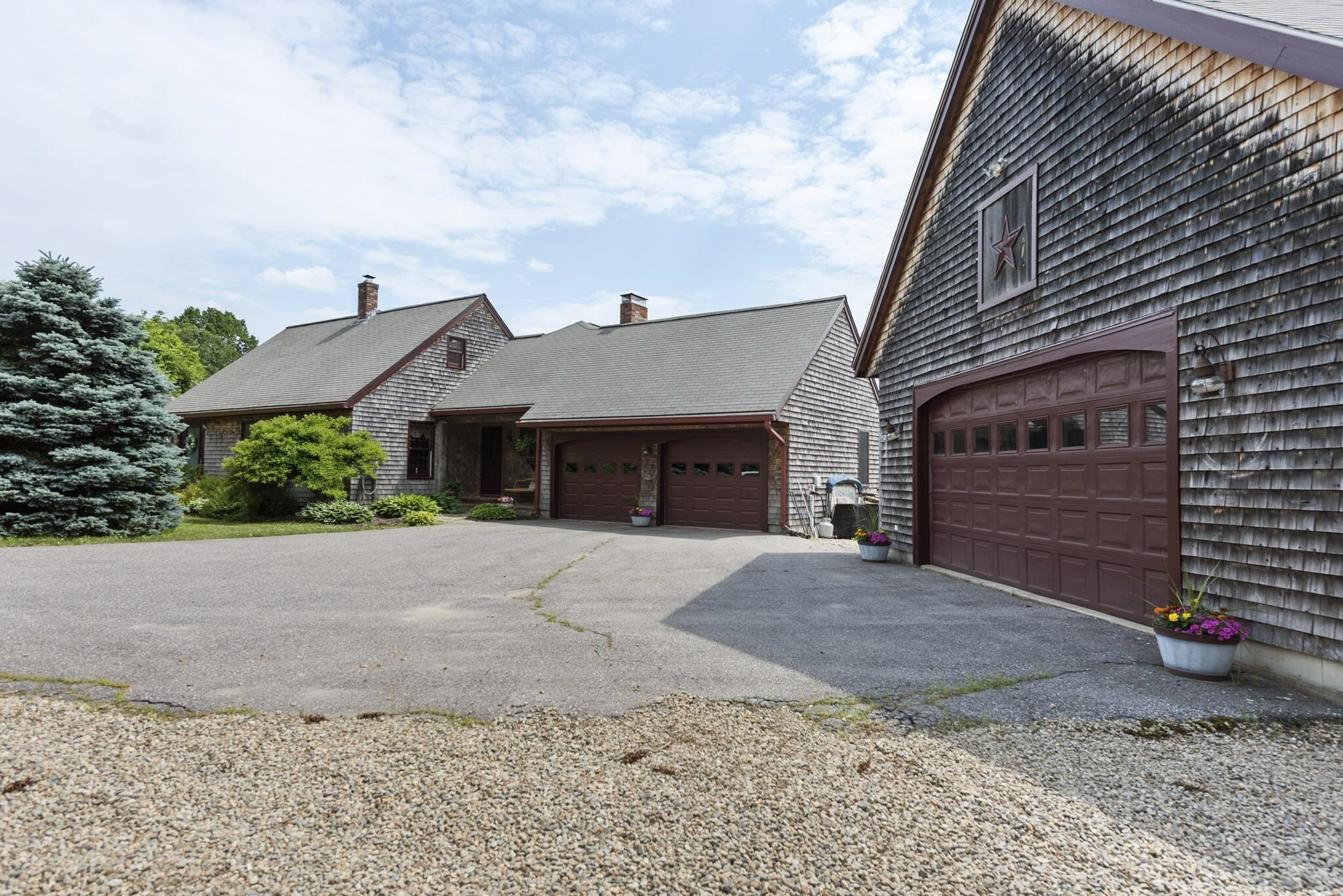 Property Photo: 1050 Peaked Hill Road NH 03222