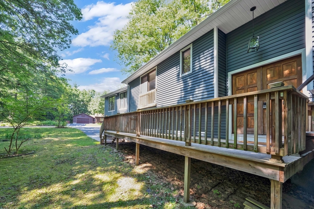 Property Photo: 14 Stuart Circle MA 01085