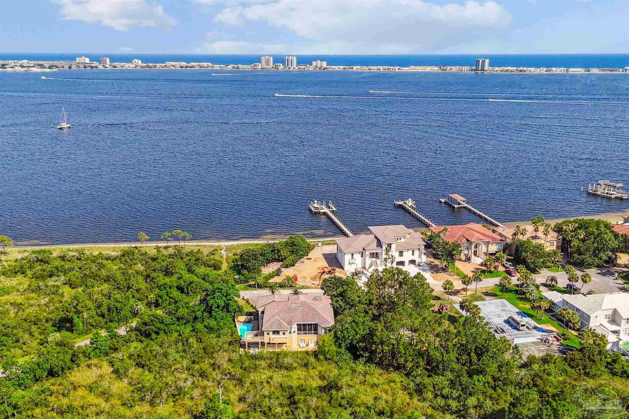 Property Photo: 2 Colley Cv Dr FL 32561