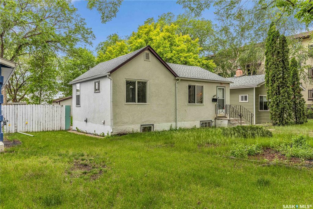 Photo de la propriété:  1018 9th Street E  SK S7H 0N2 