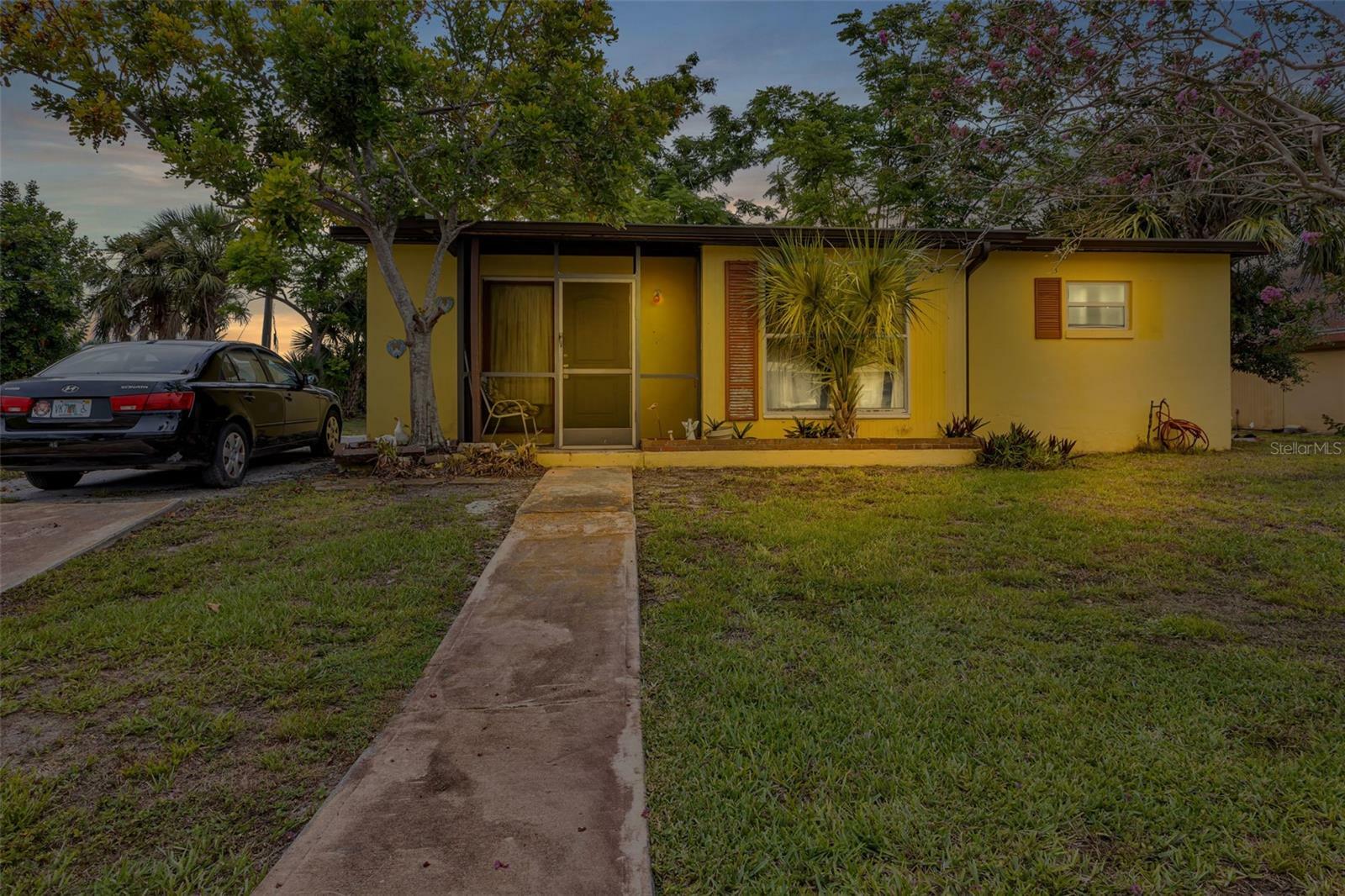 Property Photo:  22283 Hernando Avenue  FL 33952 