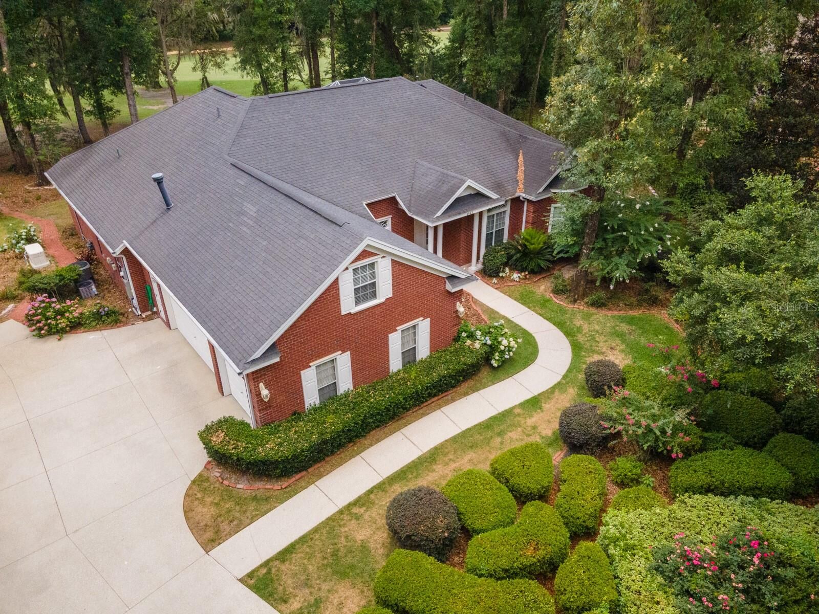 Property Photo: 4643 SW 105th Drive FL 32608