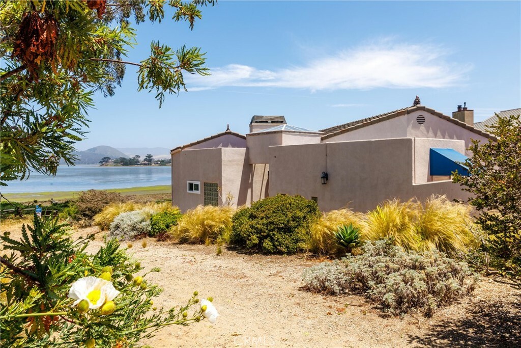 Property Photo:  402 Mitchell Drive  CA 93402 