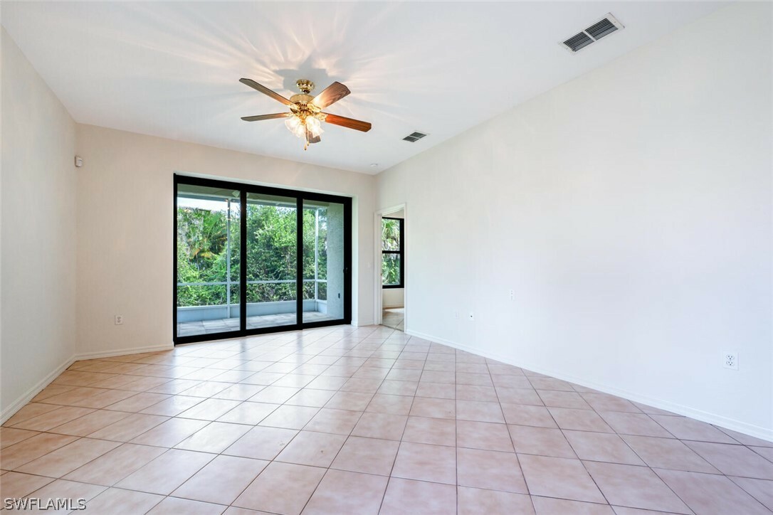 Property Photo:  7670 Meadow Lakes Drive  FL 34104 