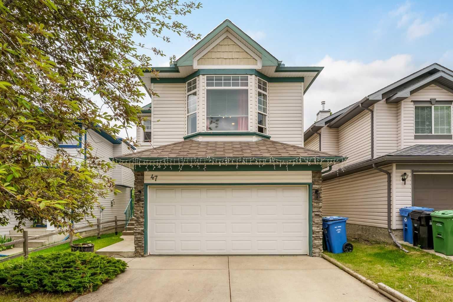 Property Photo:  47 Bridlewood Circle SW  AB T2Y 3K9 