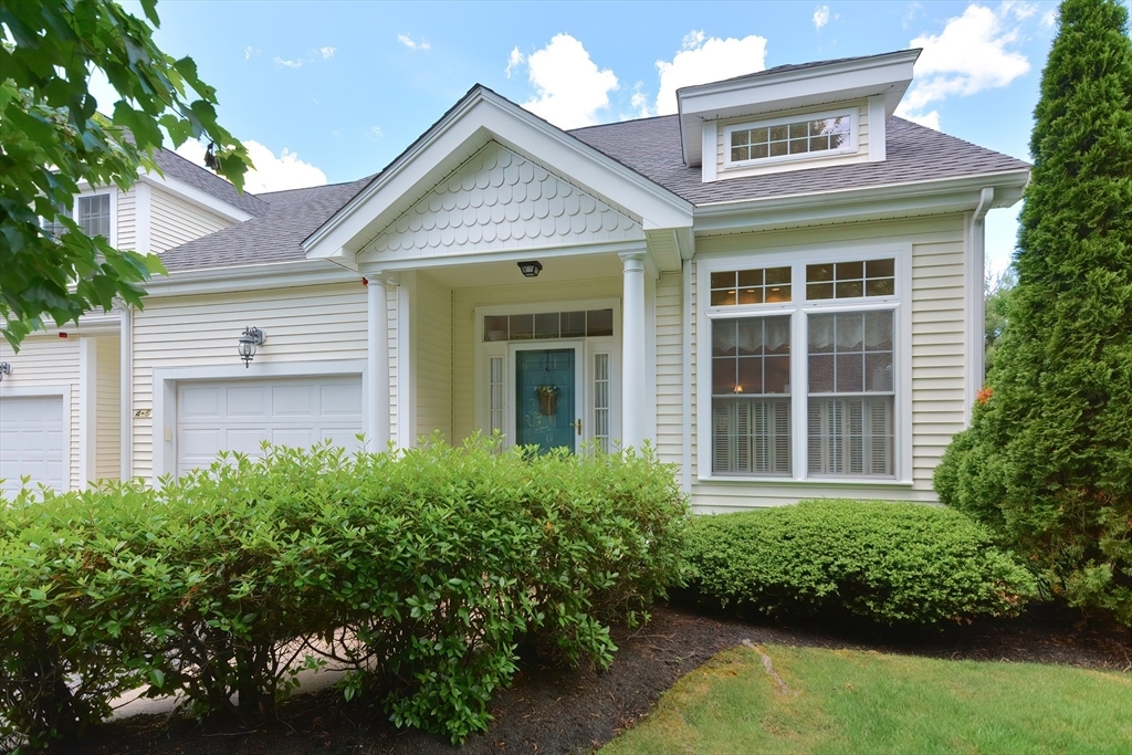 Property Photo:  4 Kingson Ln 6  MA 02053 