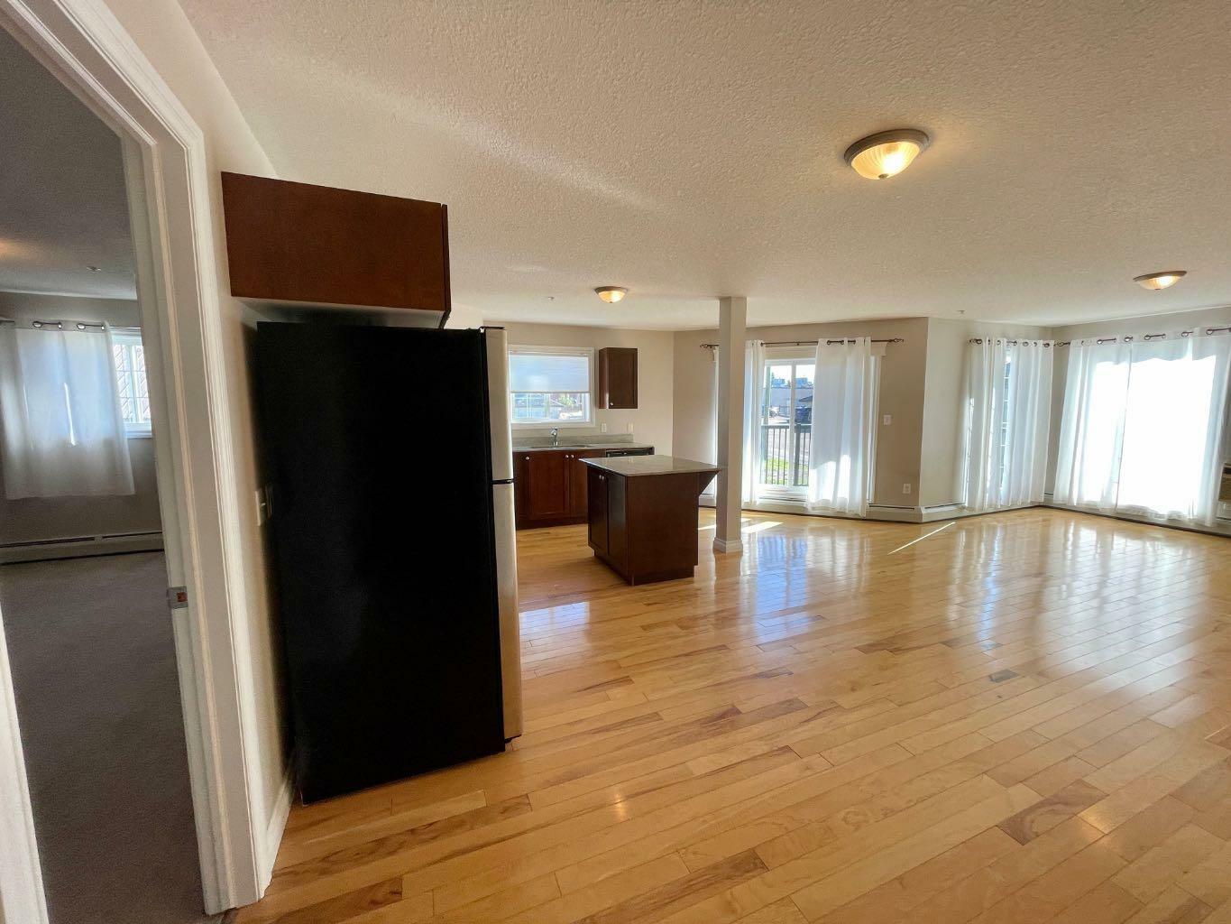 Photo de la propriété: 5037 7 Avenue 202 AB T7E 0A8