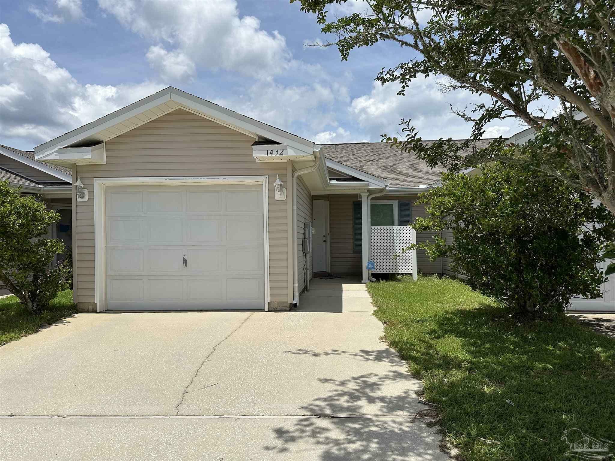 Property Photo:  1432 Dunhurst Dr  FL 32534 