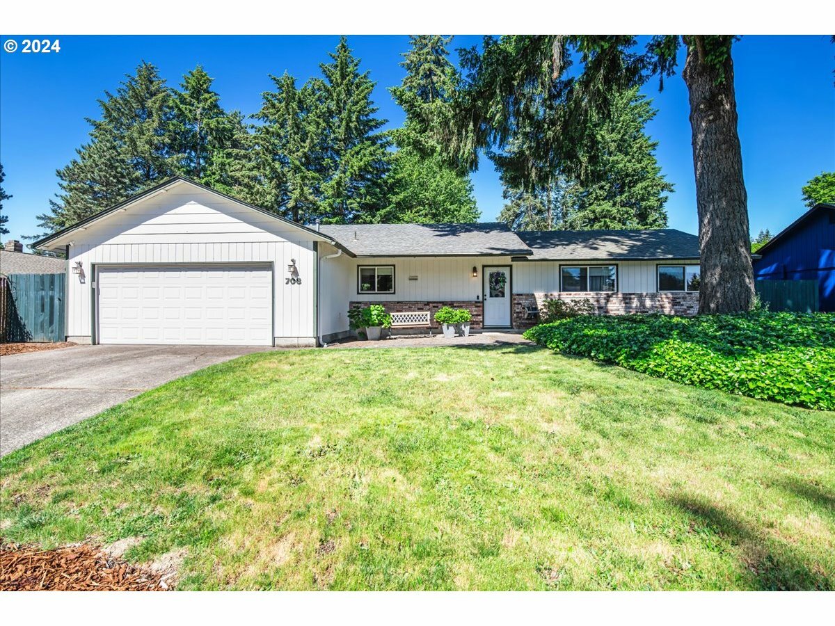 Property Photo:  708 NE 147th Ave  WA 98684 