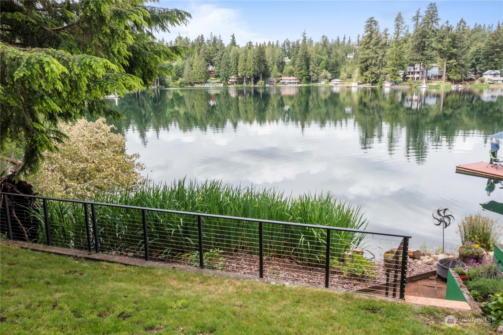 Property Photo:  256 Xx E Lake Wilderness Drive SE  WA 98038 