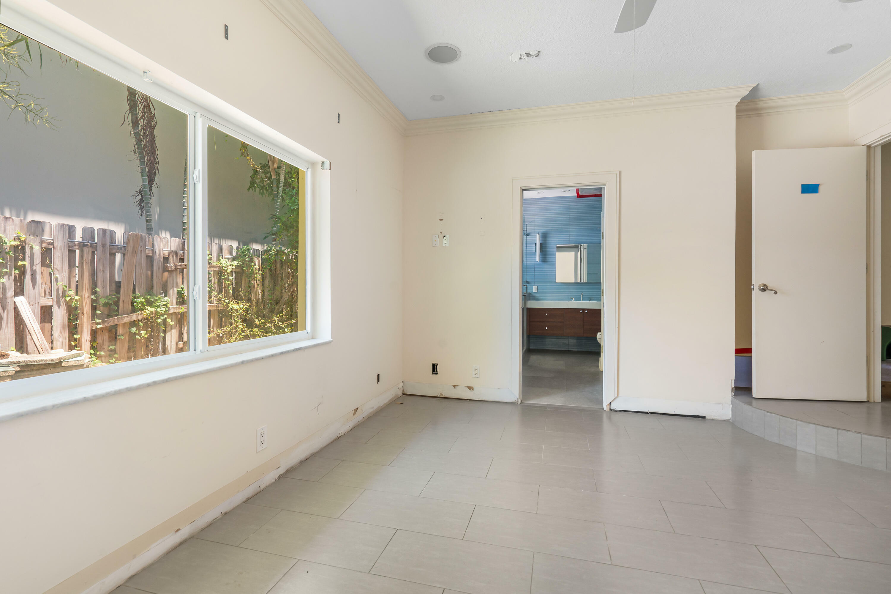 Property Photo:  2725 NE 25 Street  FL 33305 