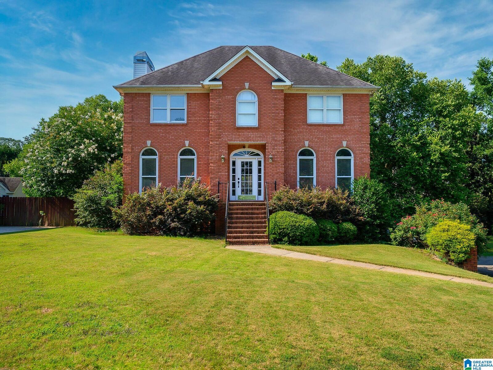 Property Photo:  117 Selwyn Abbey  AL 35007 