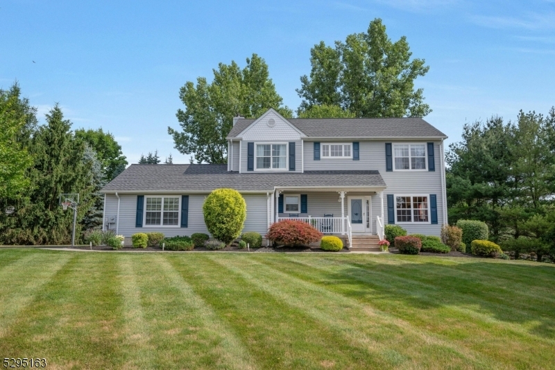 Property Photo:  7 Canterbury Ln  NJ 07840 