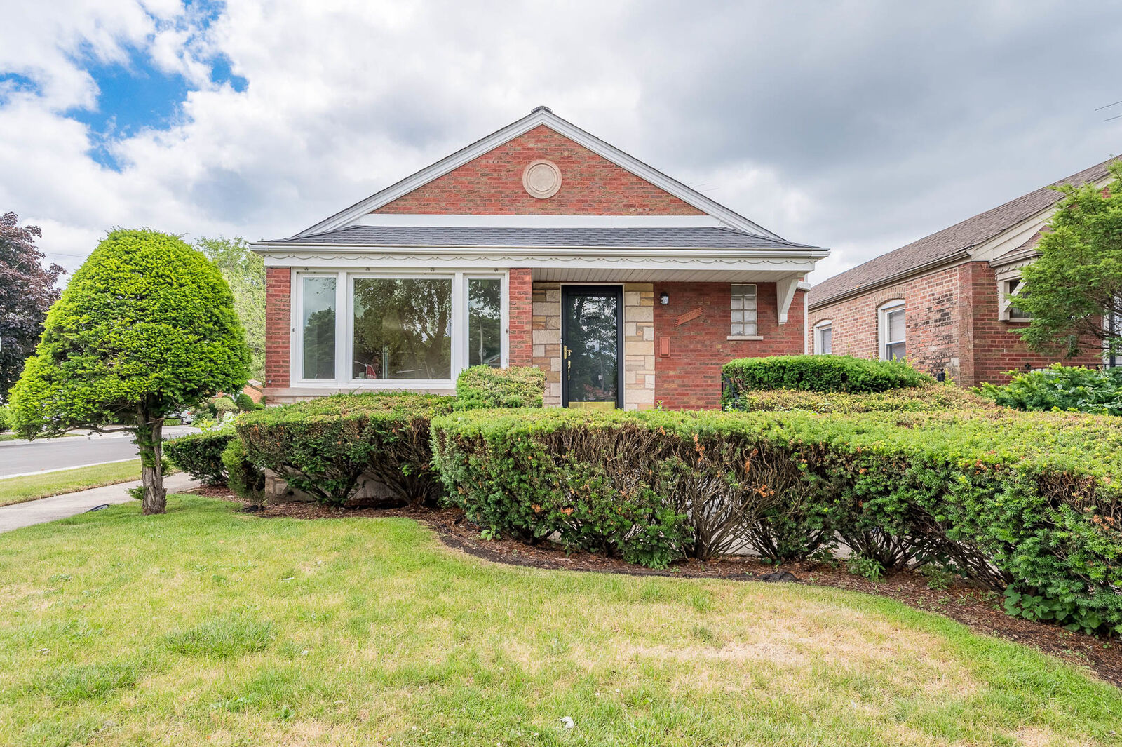 Property Photo:  8901 S Ridgeland Avenue  IL 60617 