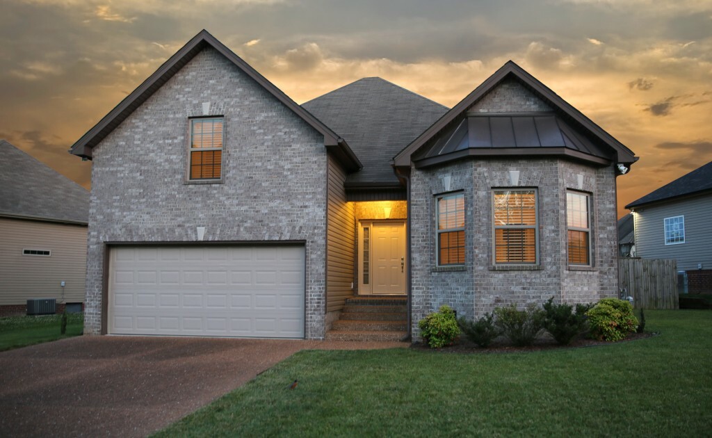 Property Photo: 1077 Golf View Way TN 37174