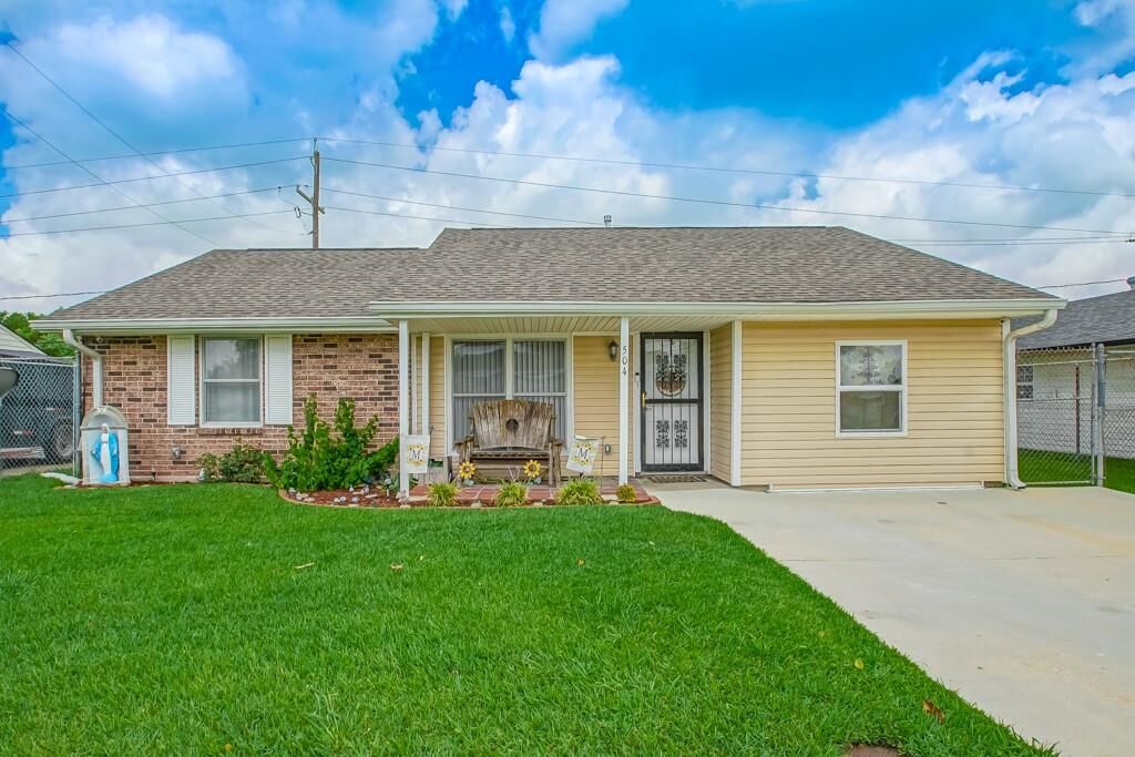 Property Photo: 504 Ruth Drive LA 70094