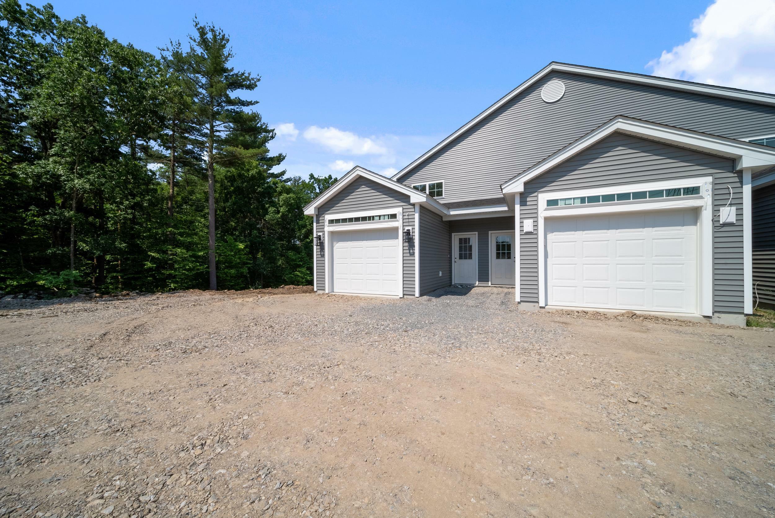 Property Photo:  5 Cypress Lane  NH 03087 