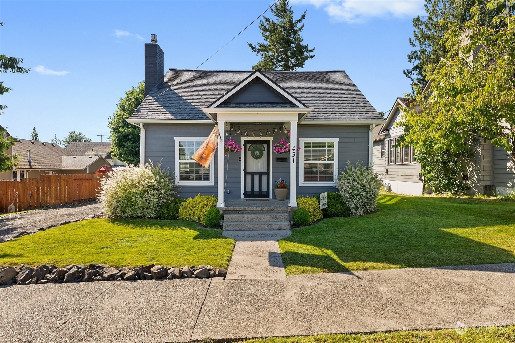 Property Photo:  431 NW Divison Street  WA 98532 