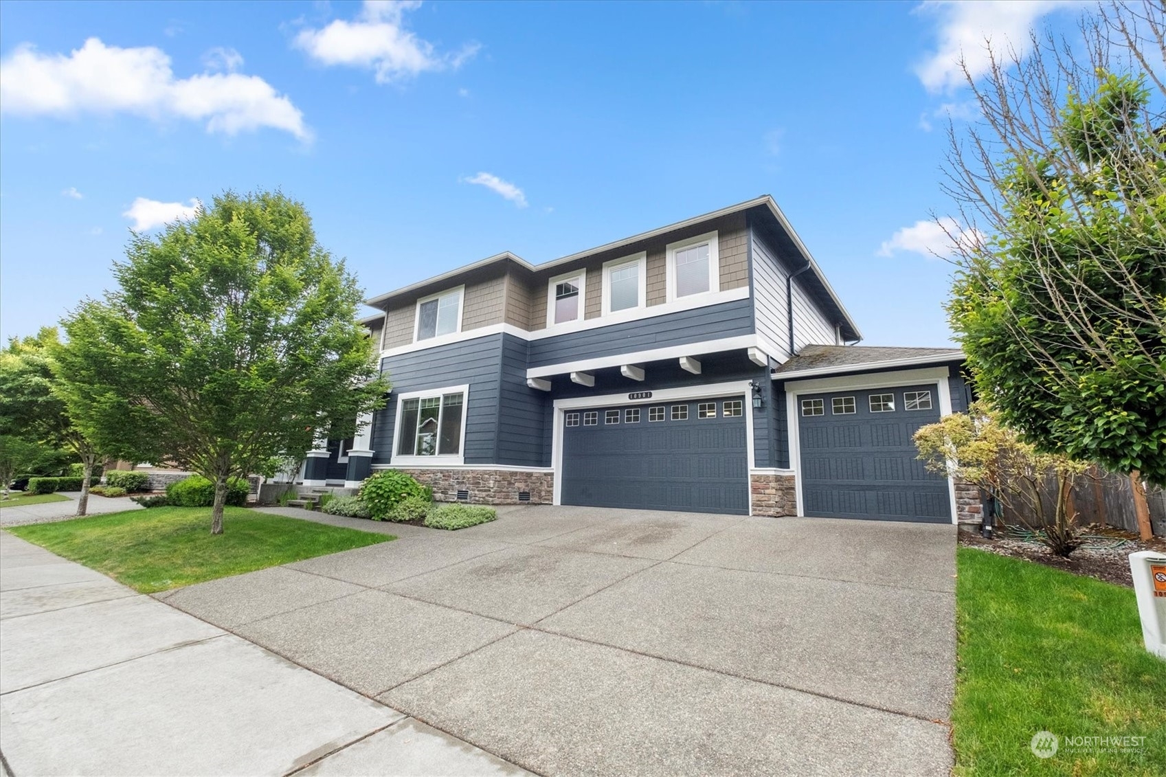 Property Photo:  10901 174th Avenue S  WA 98391 