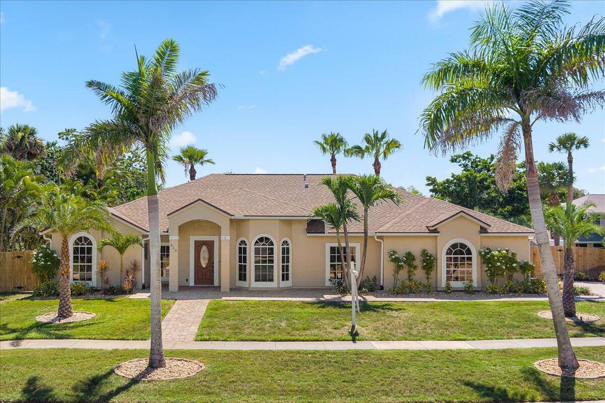 Property Photo:  810 S Shannon Avenue  FL 32903 