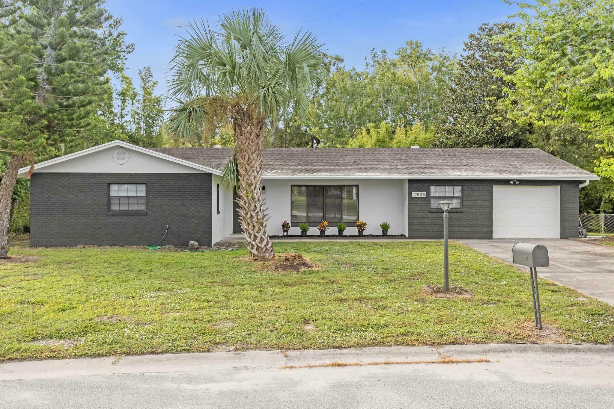 Property Photo:  2545 Hillcrest Avenue  FL 32796 