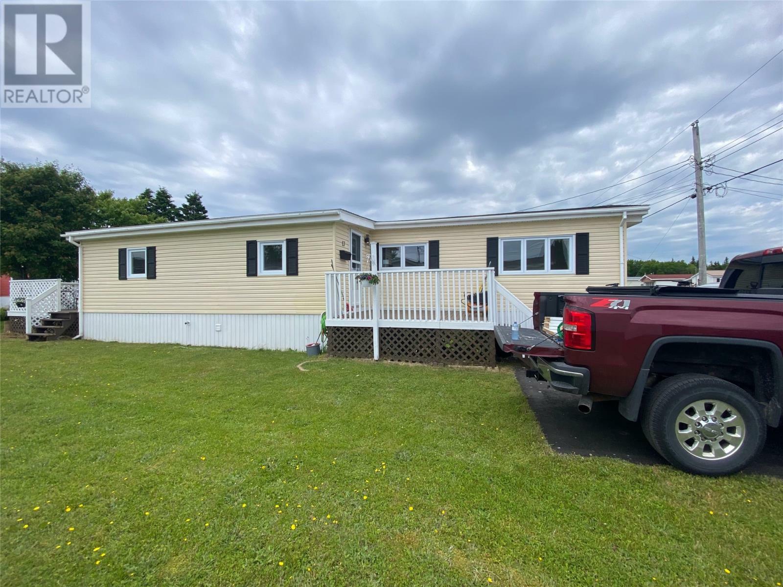 Property Photo:  17 Ford Crescent  NL A2N 3H6 