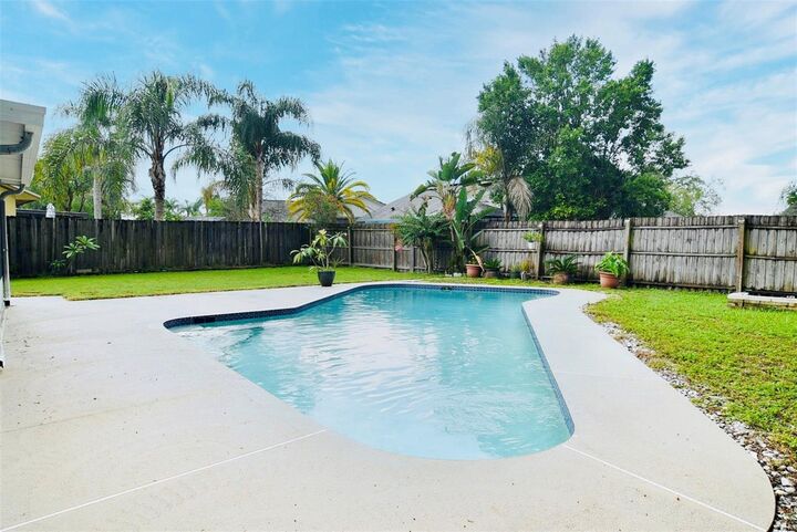 Property Photo:  750 Holbrook Circle  FL 32746 