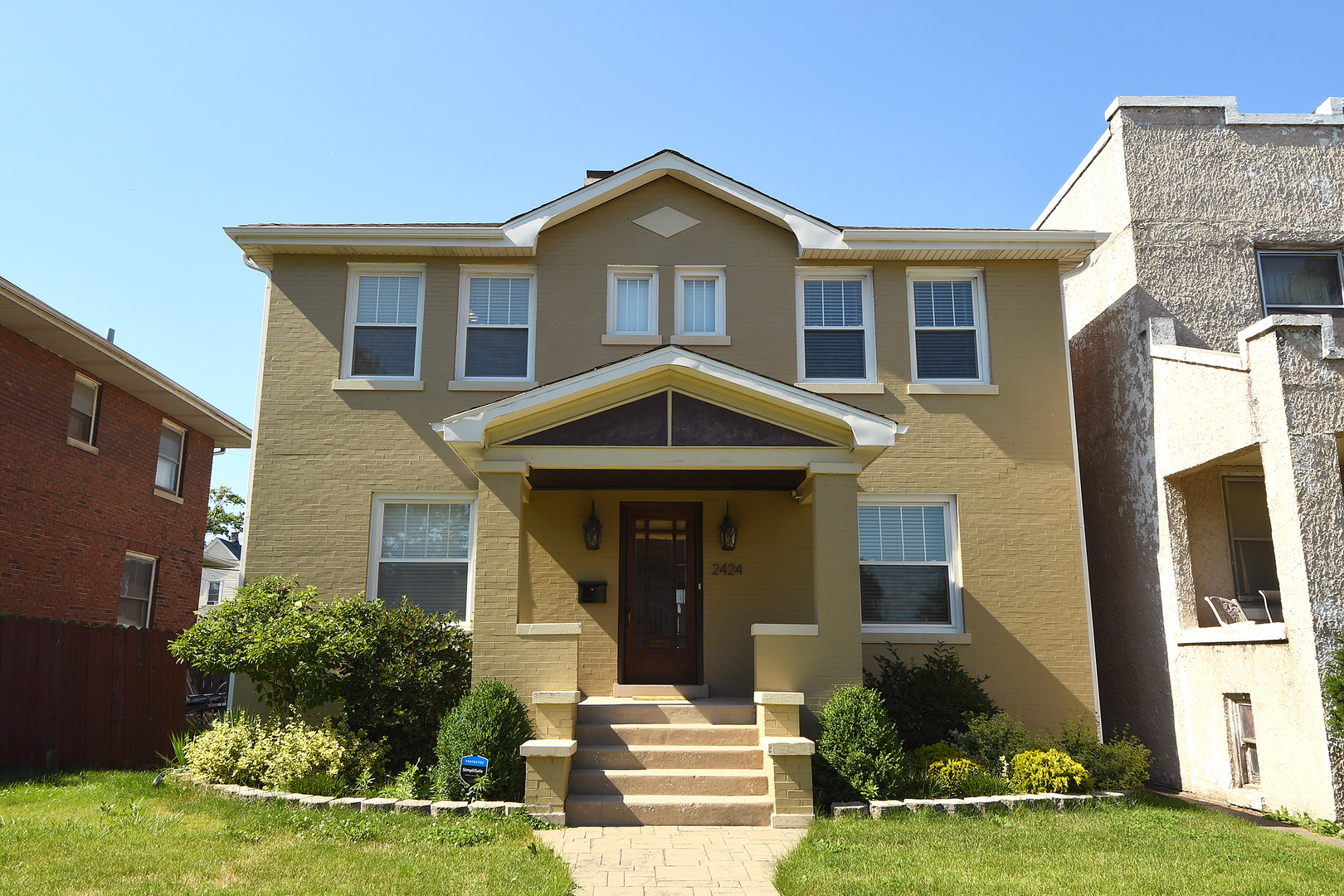 Property Photo:  2424 Birdsall Street  IL 60406 