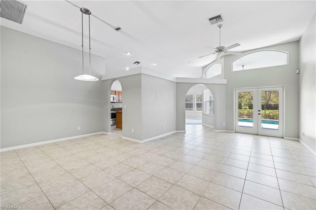 Property Photo:  6773 Southern Oak Ct  FL 34109 