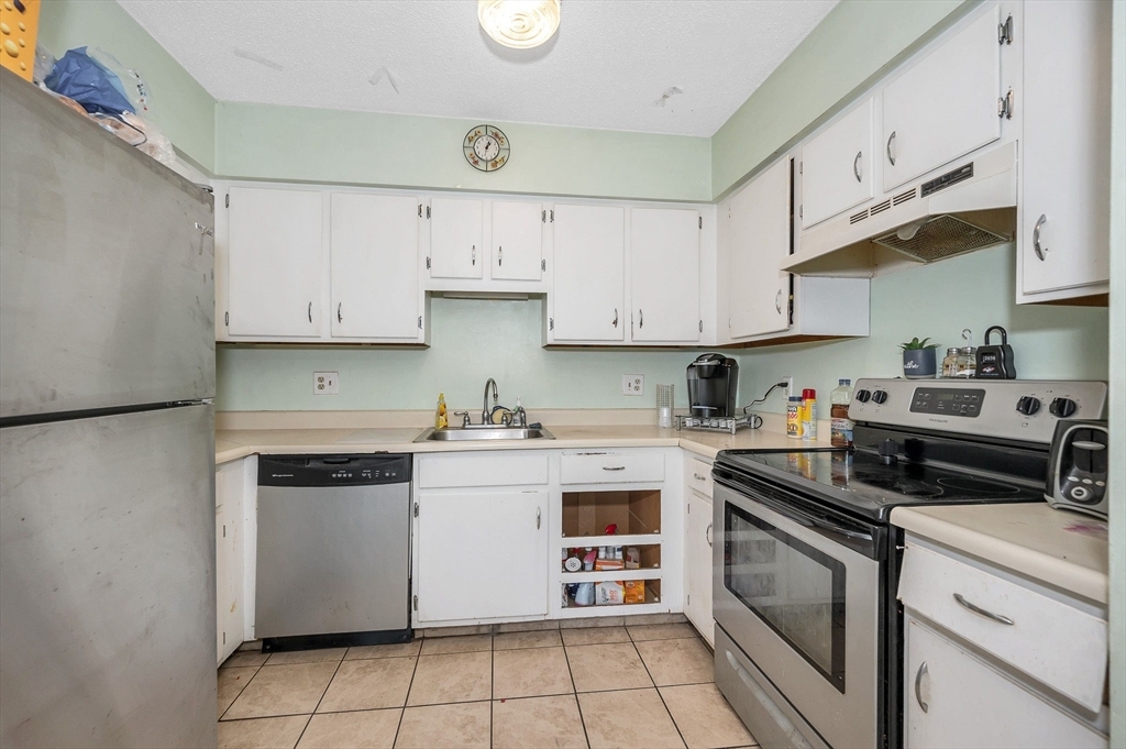 Property Photo:  44 Bradley St 44  MA 02145 