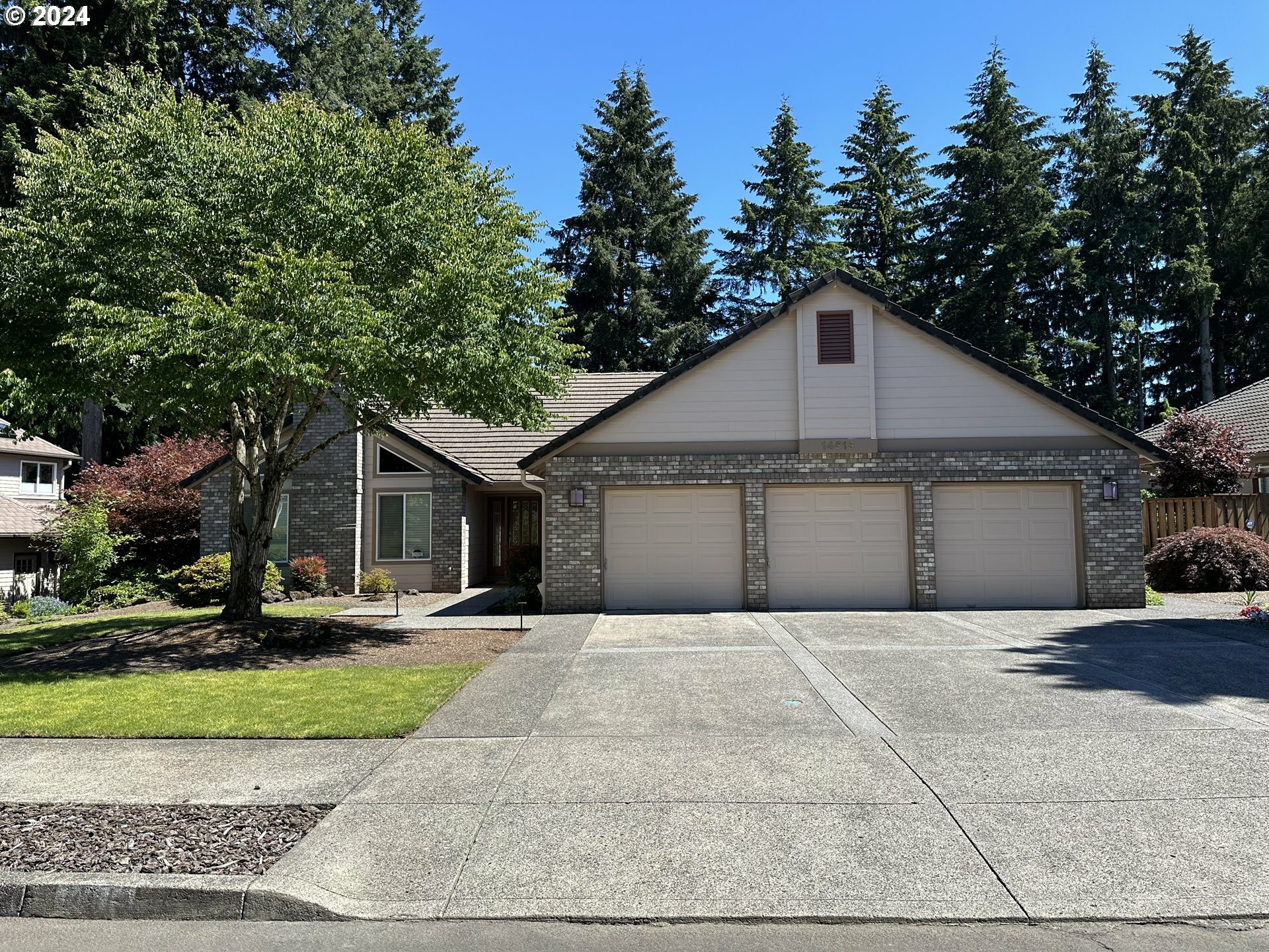 Property Photo:  14513 NE 15th St  WA 98684 