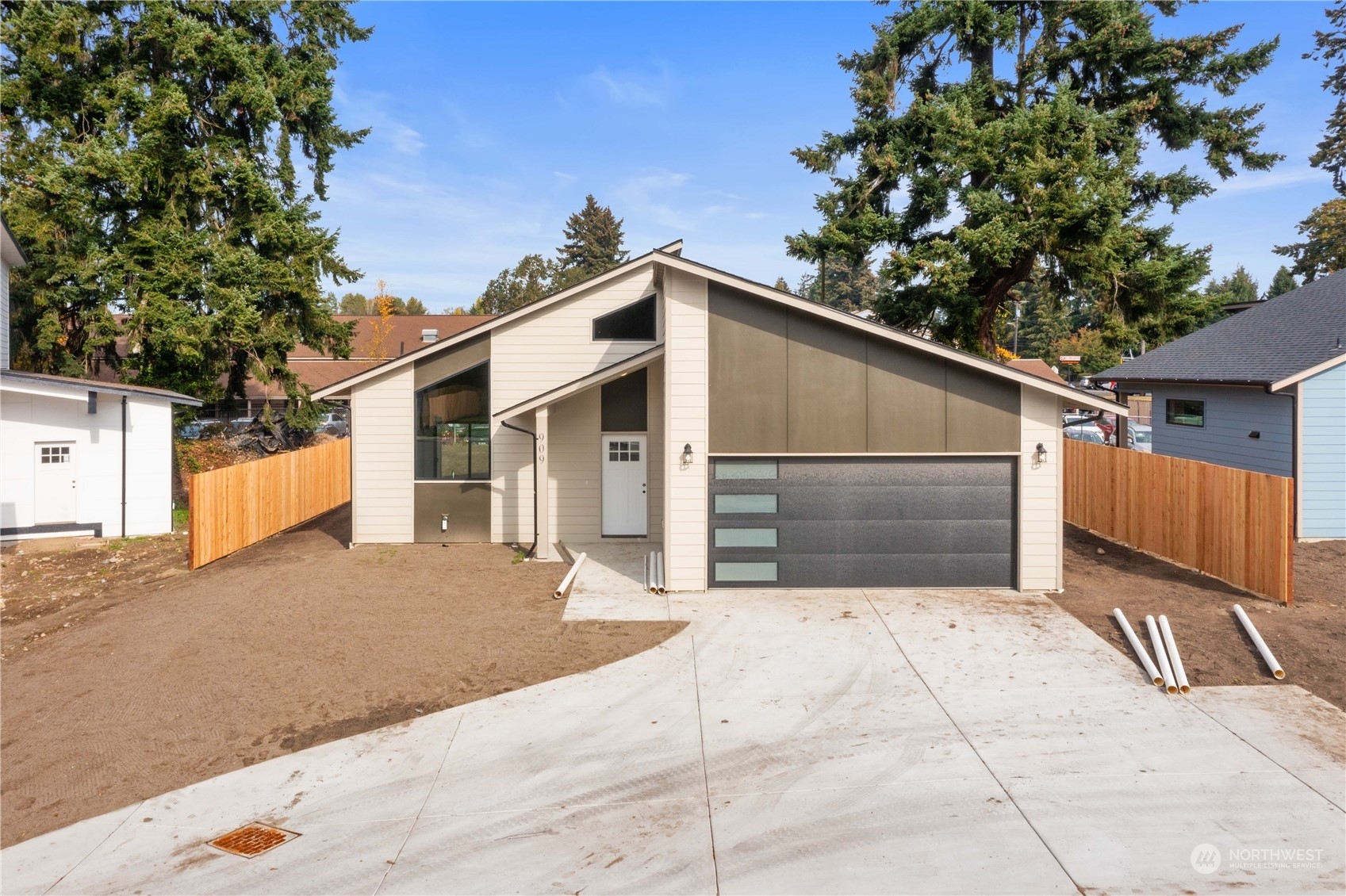 Property Photo:  909  104th Street Ct S  WA 98444 