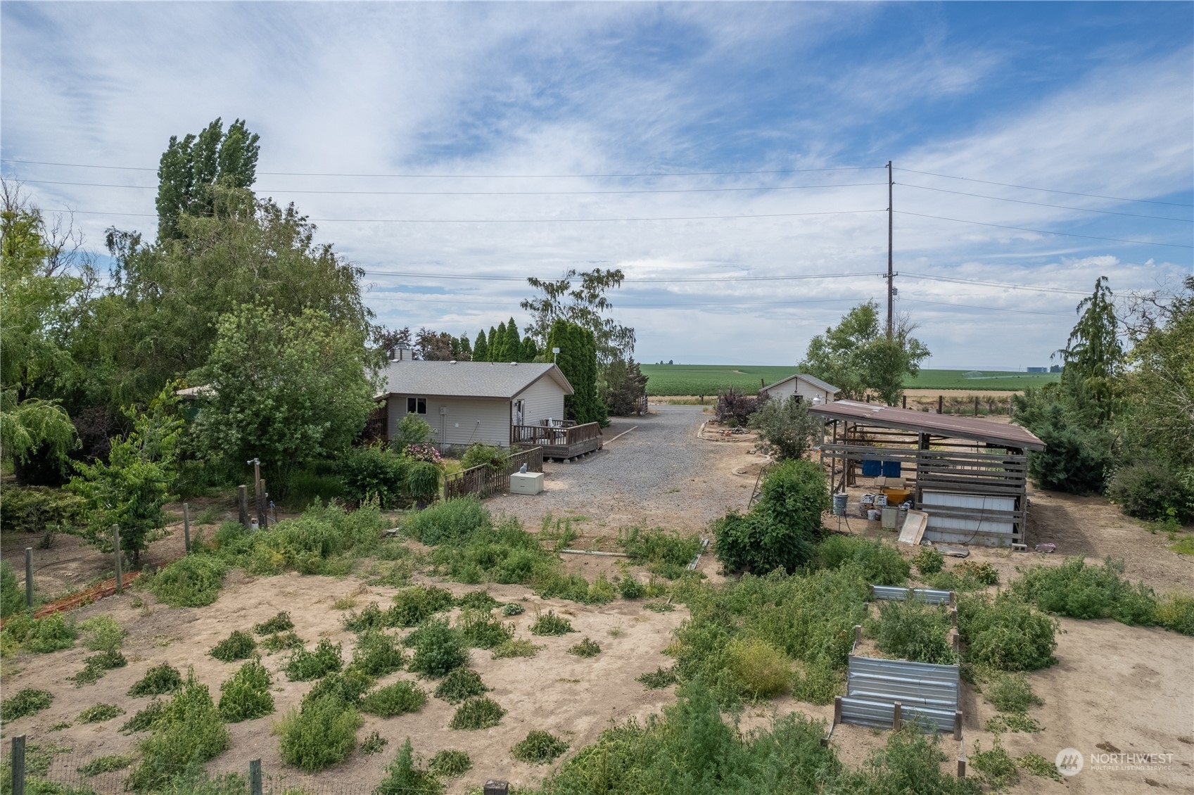 Property Photo:  1123 Road Q NE  WA 98837 