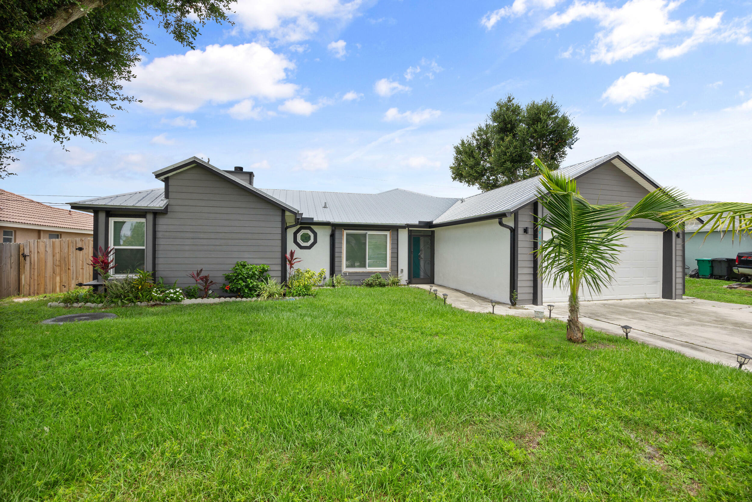 Property Photo: 3989 SW Jarmer Road FL 34953