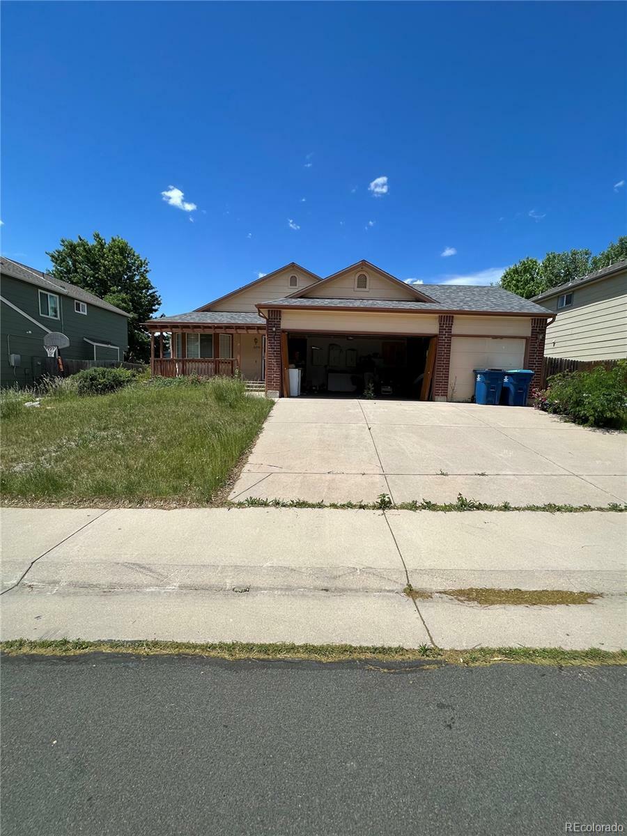 Property Photo:  2239 S Truckee Street  CO 80013 