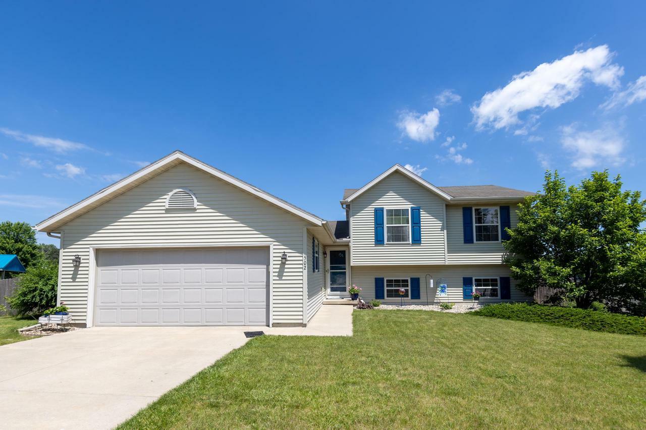 Property Photo:  502 Lorraine Drive  WI 53534 