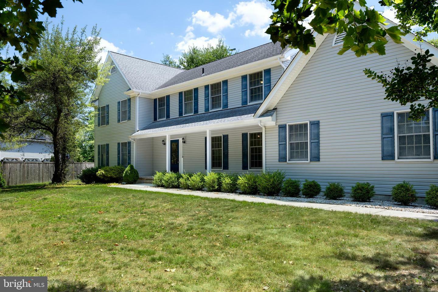 Property Photo:  14 Taunton Court  NJ 08550 