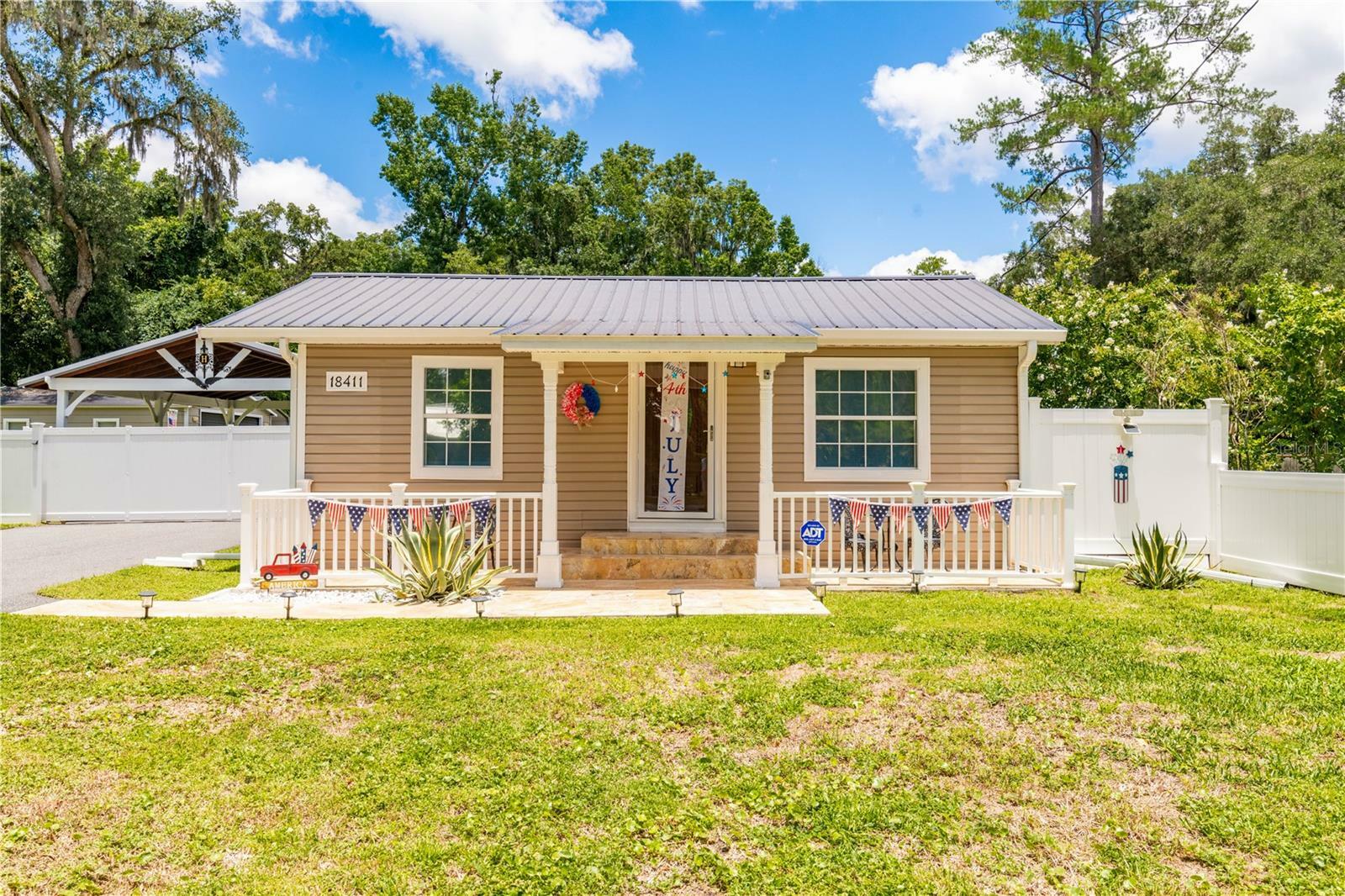 Property Photo: 18411 Lee Avenue FL 34601