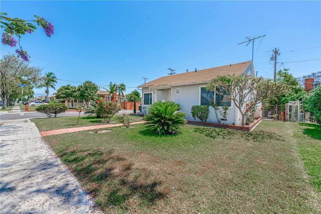 Property Photo: 6606 Alamo Avenue CA 90201