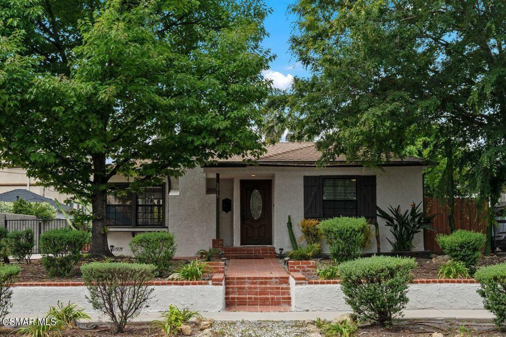 Property Photo:  5215 Tyrone Avenue  CA 91401 